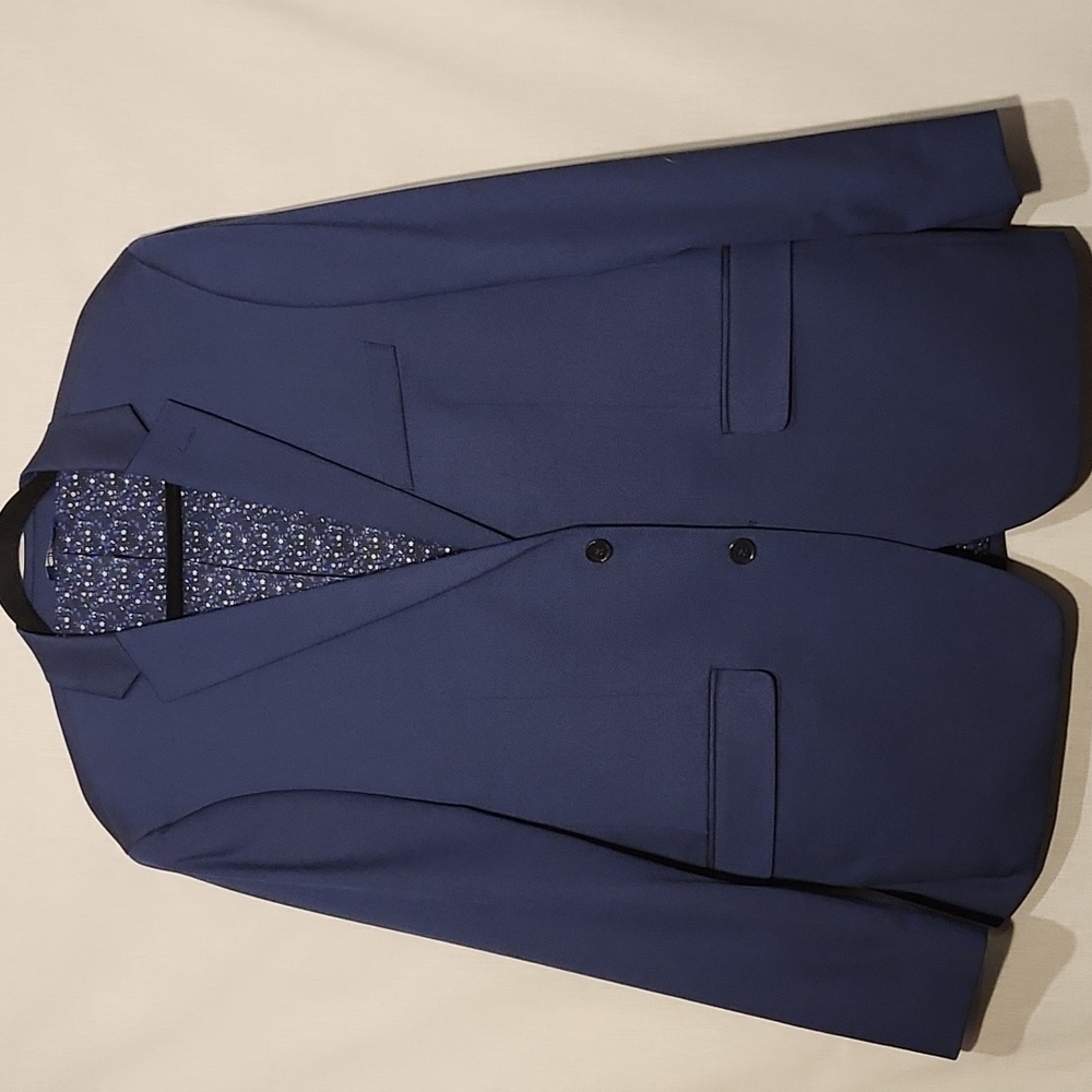 Apt. 9 suit